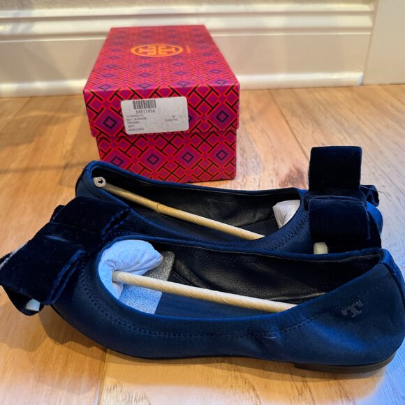 Tory Burch Viola Bow Ballet Flats – Navy Blue (Satin/Velvet), Size 6 - Picture 1 of 7